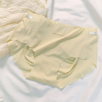 3D Peach Hip No Trace Edge Comfortable Ice Silk Underpants Female Sweet Naked Breathable Small Fresh Cute Girls Briefs