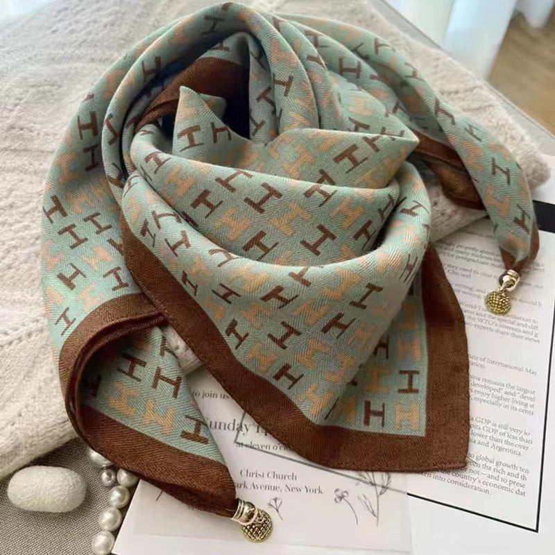 warm square scarf, magnetic buckle, triangle silk scarf, cotton scarf, women's spring, autumn and winter, style scarf, temperament and versatile