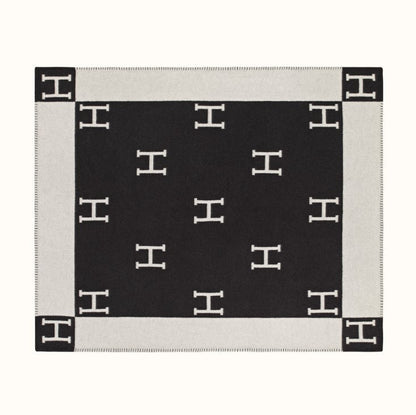 letter H, blanket, nap, air-conditioned room, blanket, car camping, sofa, cashmere blanket