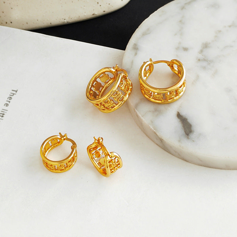 Copper-plated real gold European and American retro fashion earrings personality geometric wide face hollow earrings trend new earrings T274