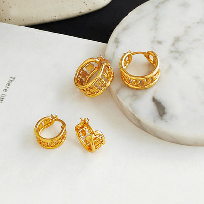 Copper-plated real gold European and American retro fashion earrings personality geometric wide face hollow earrings trend new earrings T274