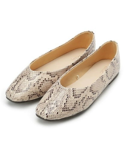 21 spring new Japanese style comfortable work commuting single shoes round toe shallow mouth grandma shoes soft bottom flat shoes women's shoes