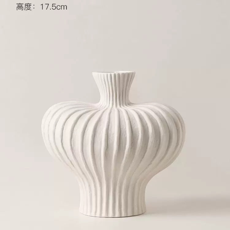 Wabi-sabi style ceramic vase flower arrangement ornaments high-end niche home decoration French light luxury vase ceramic vase
